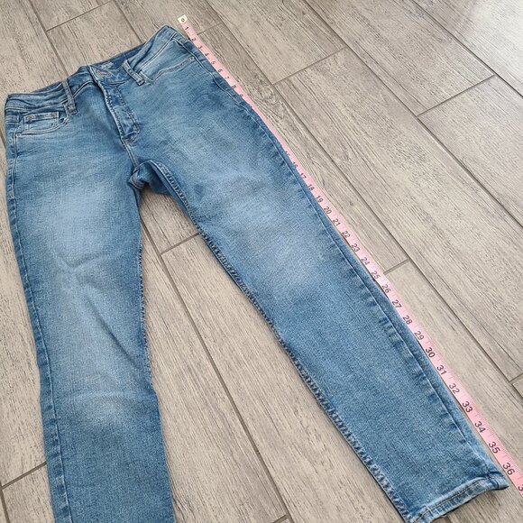 Old Navy Women’s High-Rise Rockstar Super Skinny Jeans Size 8 Short - Picture 3 of 10